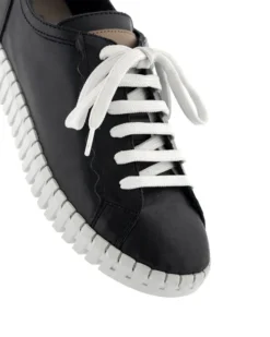 Ella of Sweden Sneaker