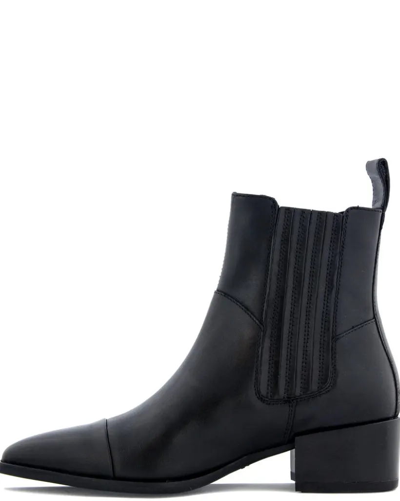 Vagabond Shoemakers Marja