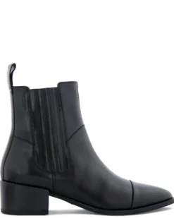 Vagabond Shoemakers Marja